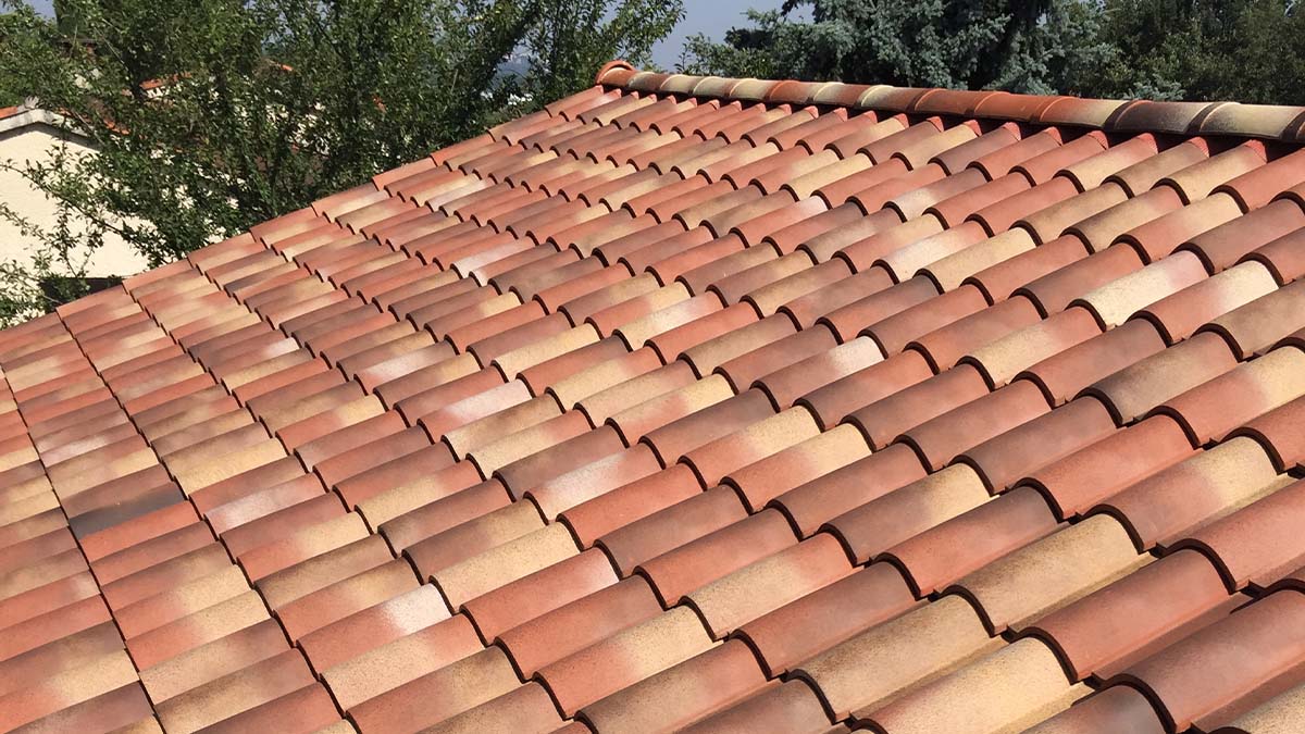 Travaux de couverture dans le Var